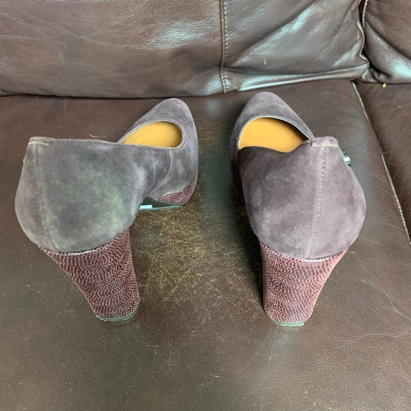 Calvin Klein heels . - Picture 3 of 3